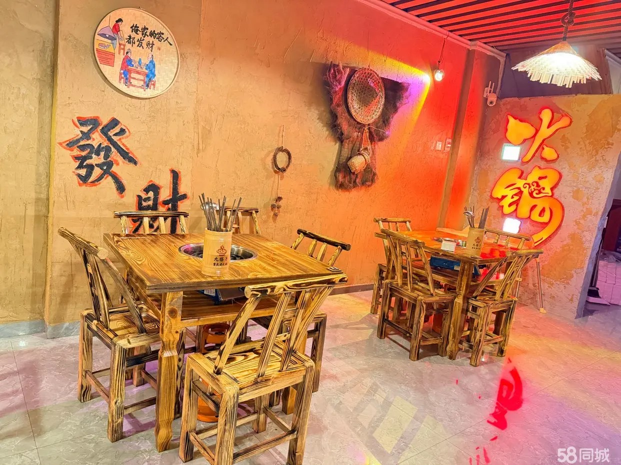  （转让）东都金麟府火锅店转让，接手可经营，外摆区域100平左右，